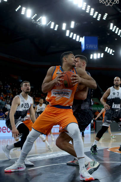 票价飙升背 票价飙升背